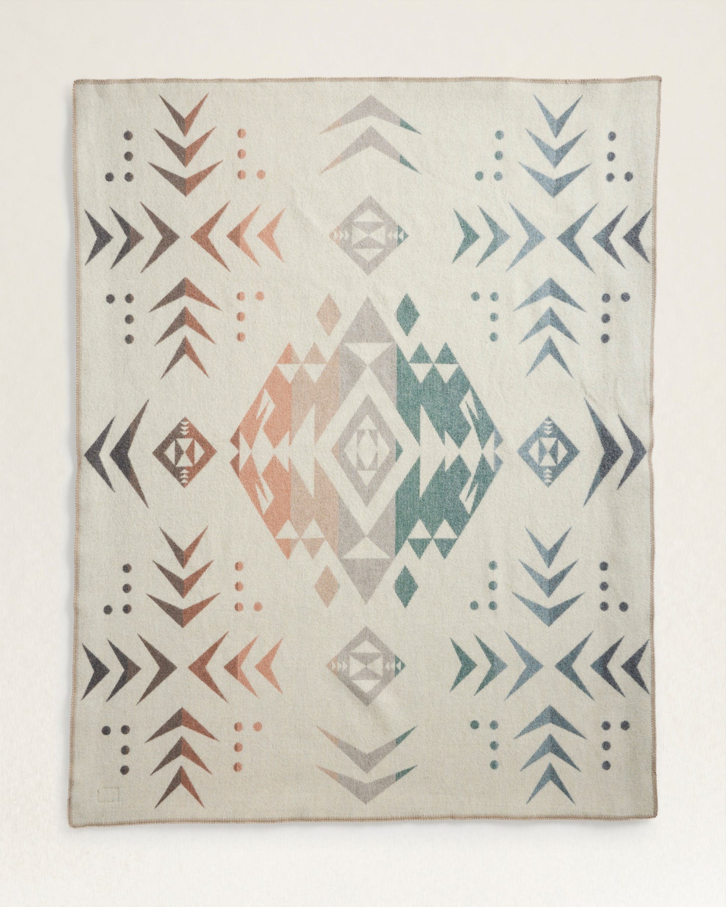 'Agate Beach' Napped Pendleton Throw Blanket