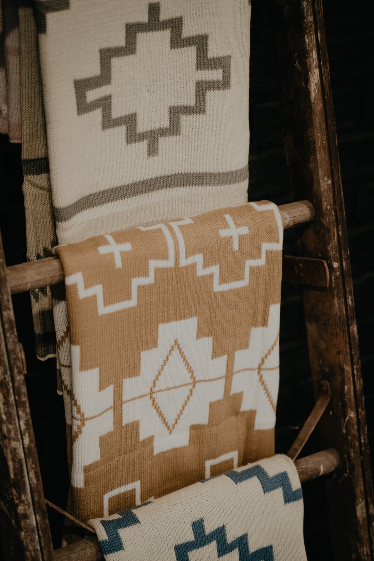 Southwestern Knit Baby Blanket (4 Colours)