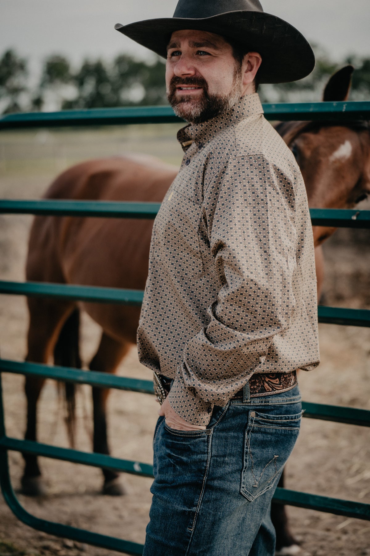 Men's CINCH Gold Geometric Classic Fit Button Up