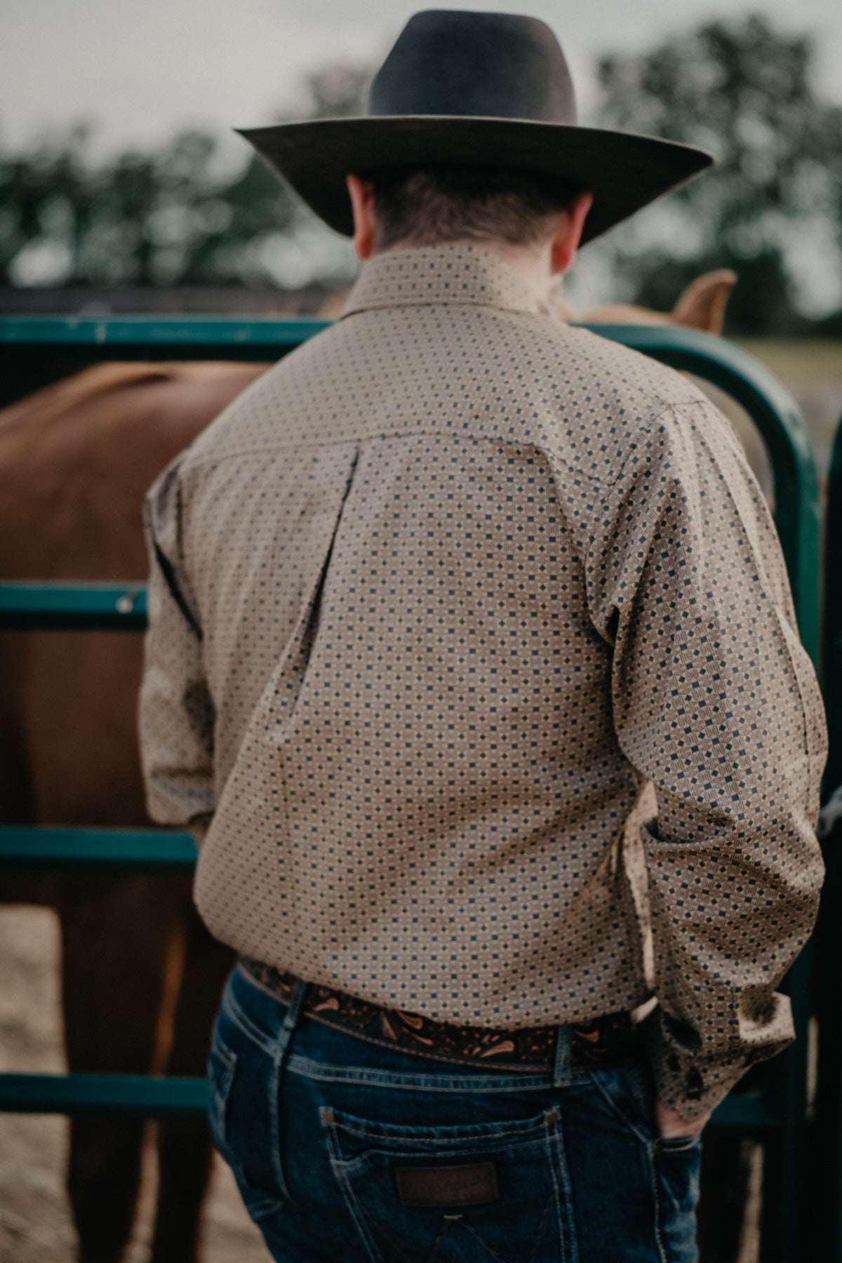 Men's CINCH Gold Geometric Classic Fit Button Up