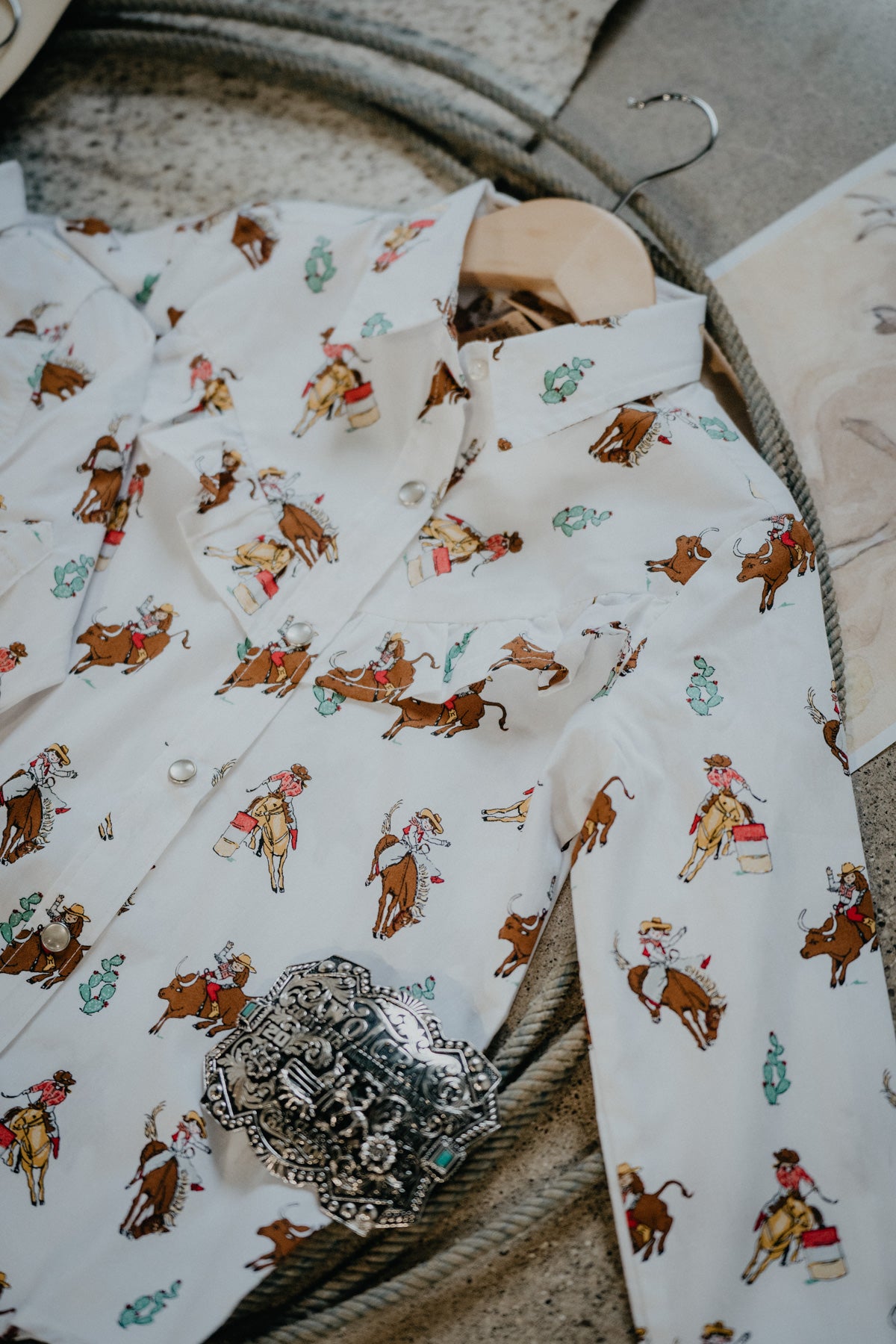 Girls Wrangler Rodeo Print Ruffle Accented Pearl Snap (4/5T to 10/12)