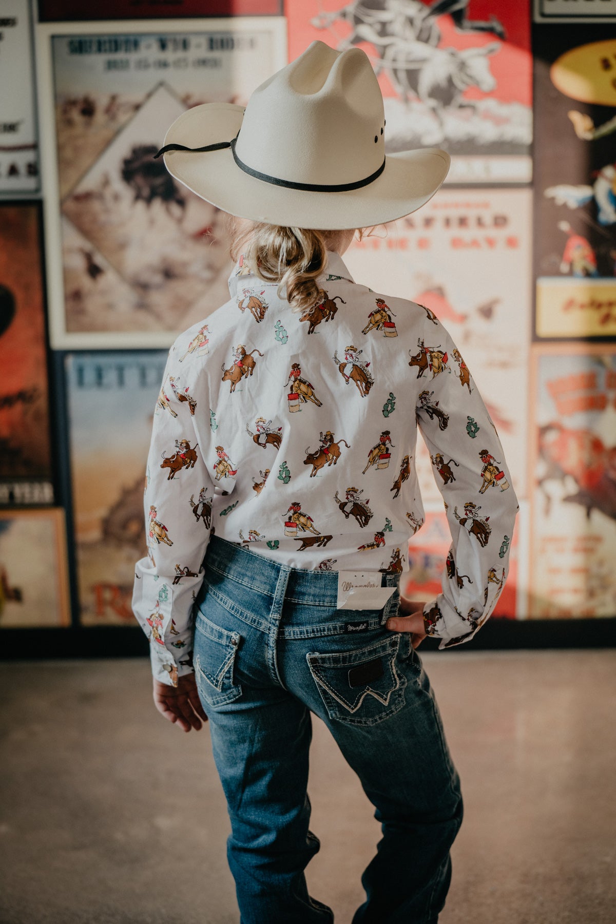 Girls Wrangler Rodeo Print Ruffle Accented Pearl Snap (4/5T to 10/12)