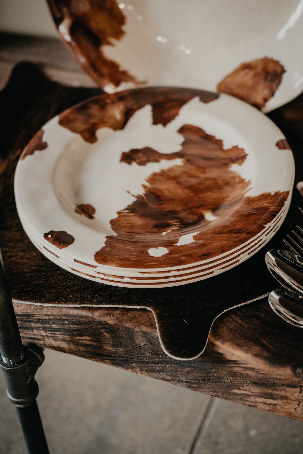'Cowprint' Melamine 14 PC Dinnerware Set