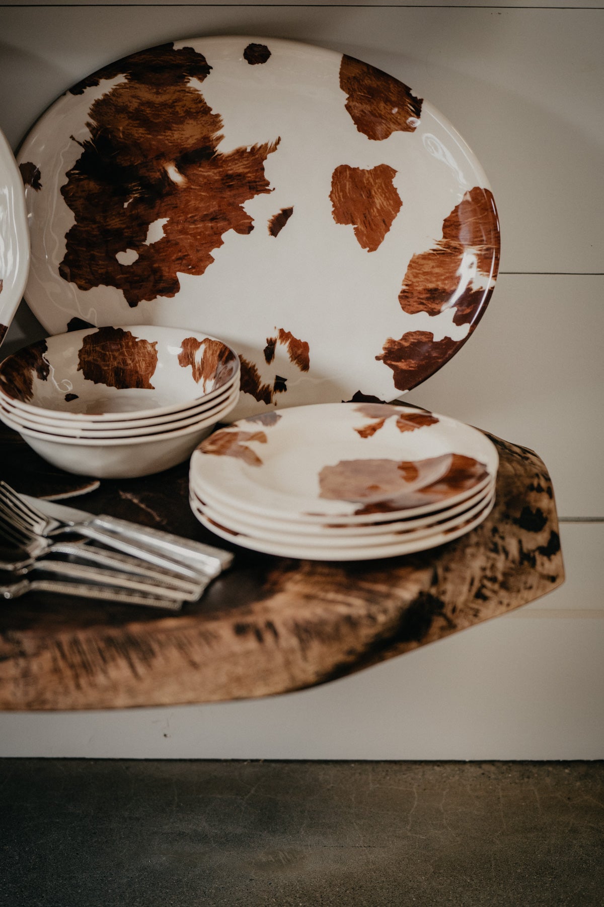 'Cowprint' Melamine 14 PC Dinnerware Set