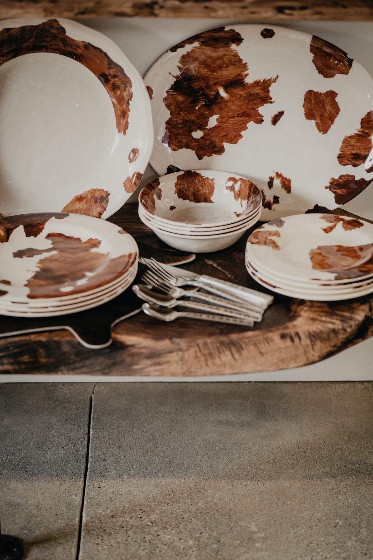 'Cowprint' Melamine 14 PC Dinnerware Set