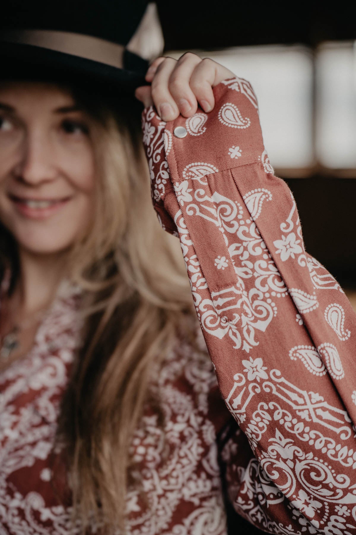 'Rusty Rose' Wine Bandanna Print Pearl Snap (S - XXL)
