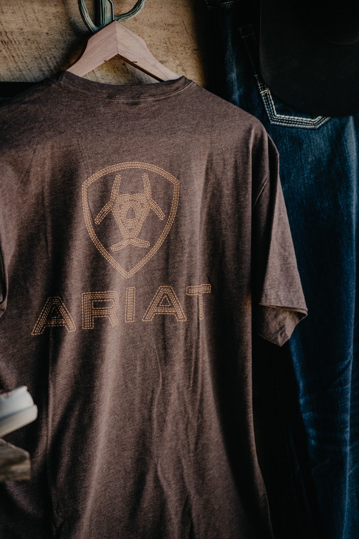 Ariat Men's 'Shield Stitch' Brown Heather Graphic T