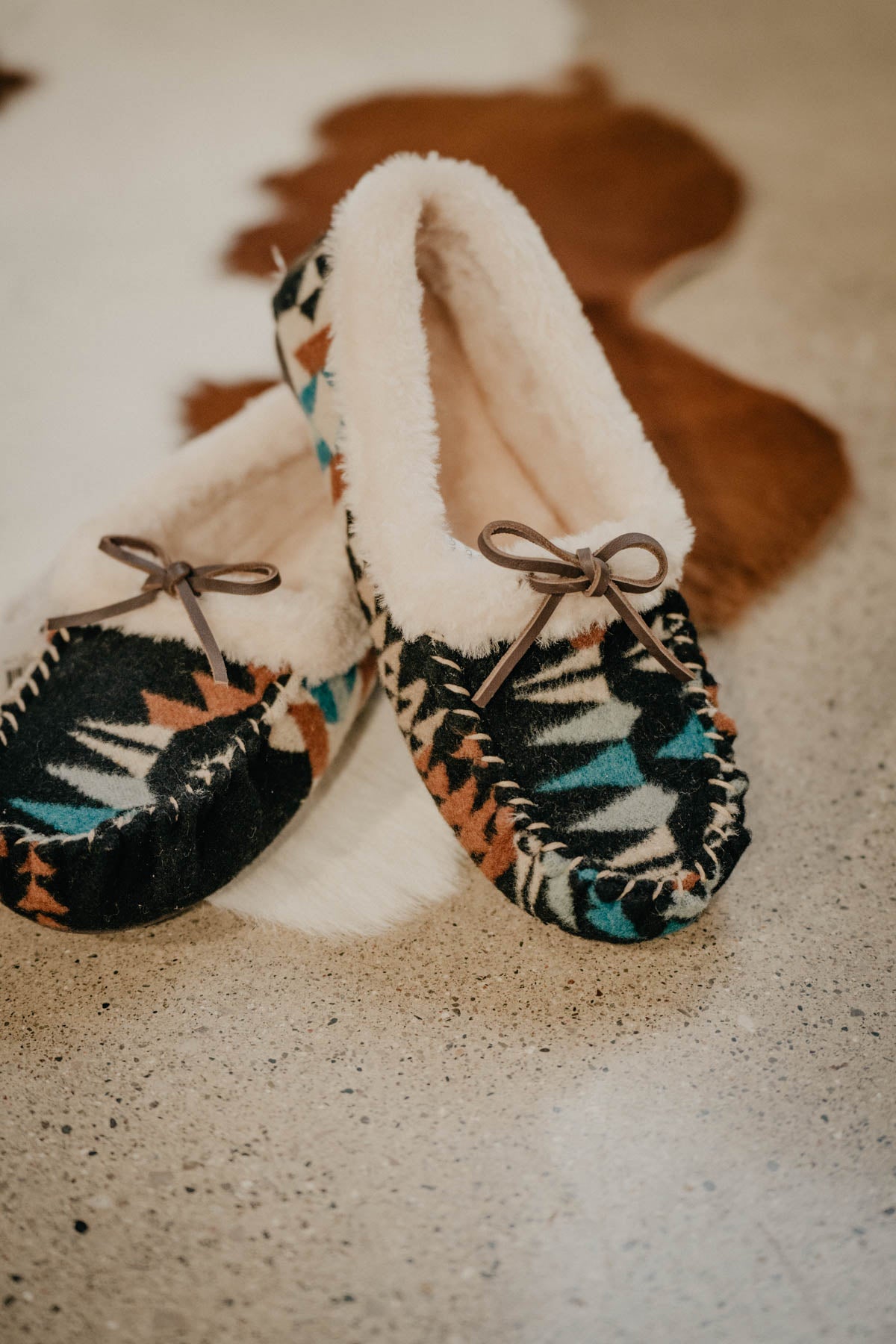 Ladies Black & Tan Aztec Print Moccasin with Faux Fur Trim