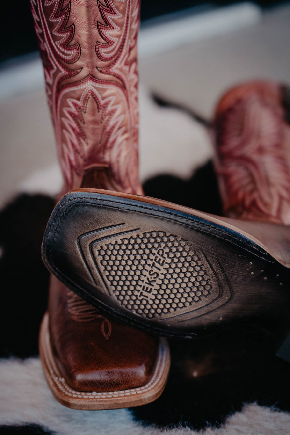 Ariat 'Frontier Calamity Jane' Western Boot - Metallic Desert Sunrise (Sizes 6-10, B & C Widths)