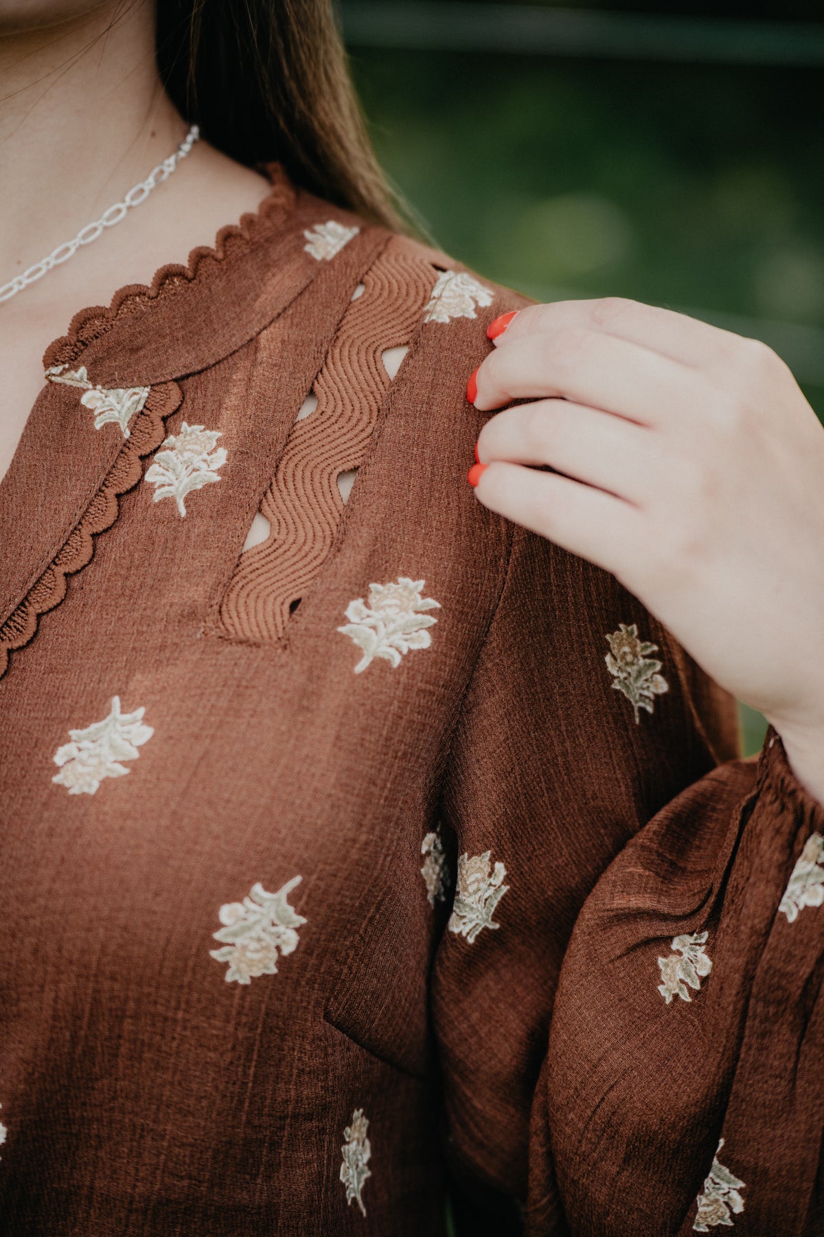 'Lieja' Brown V-Neck Floral Blouse (S-L)