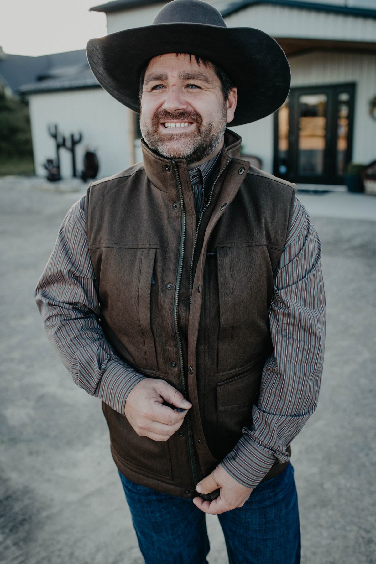 'Abilene' Men's Ariat Brown Vest (S-L)