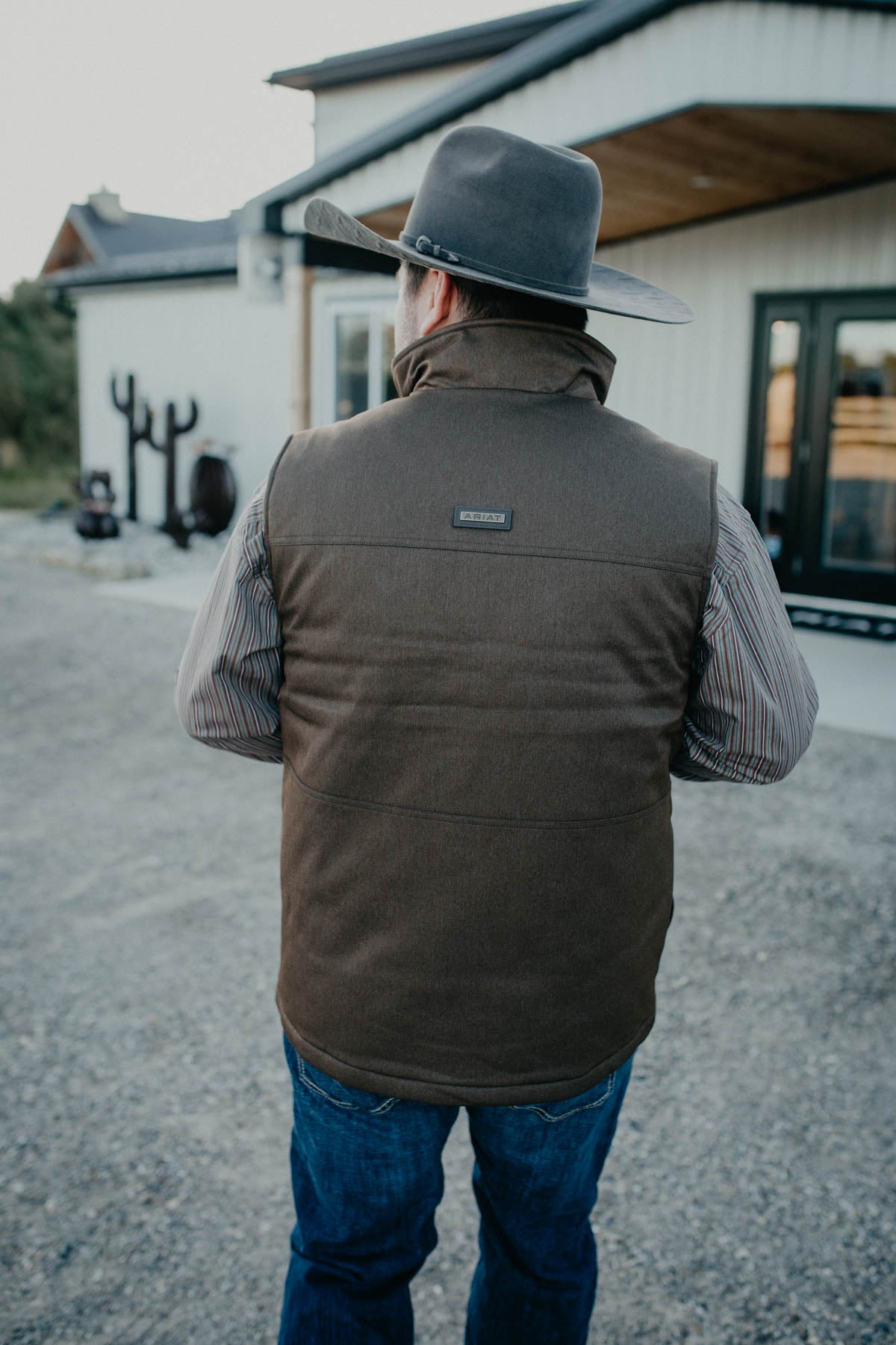 'Abilene' Men's Ariat Brown Vest (S-L)
