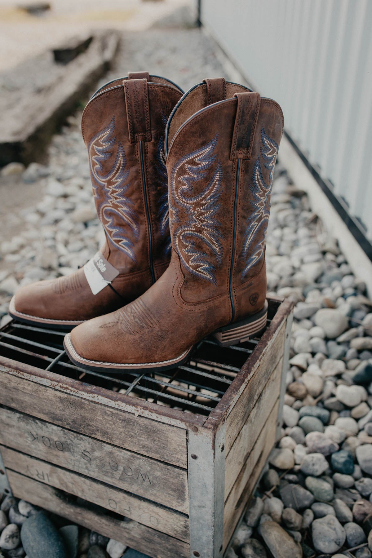 Men's ariat square toe boots hotsell