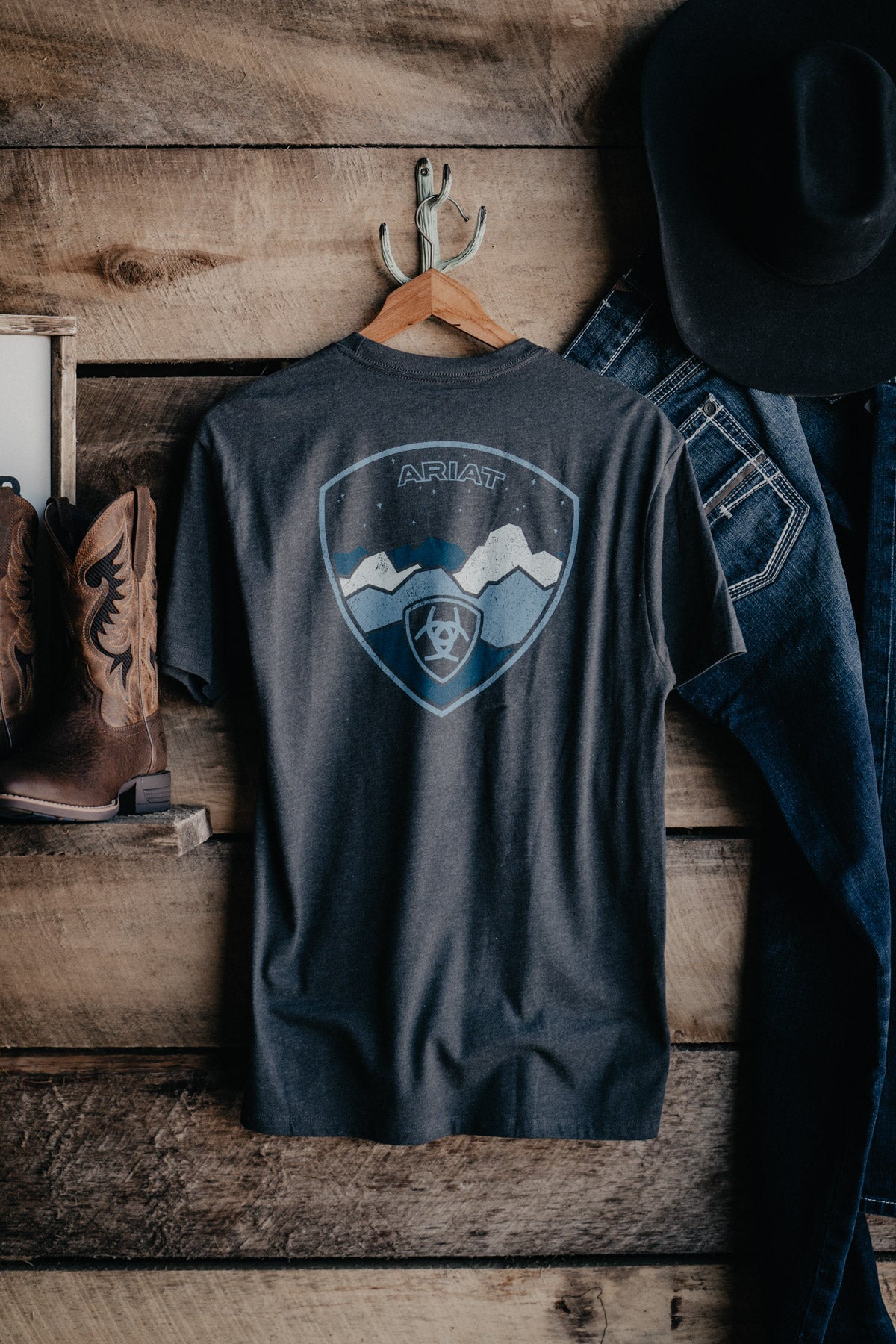 Ariat Men's 'Logoscape' Graphic T