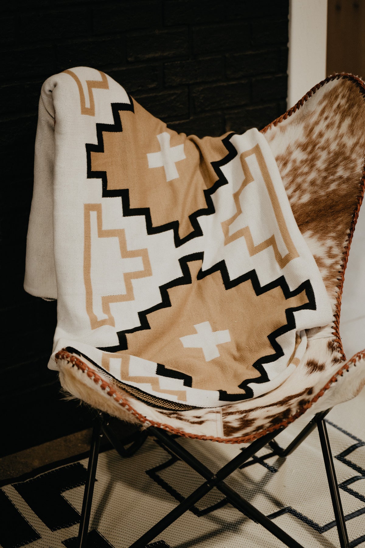 Knit Southwestern Blanket (2 Colours)