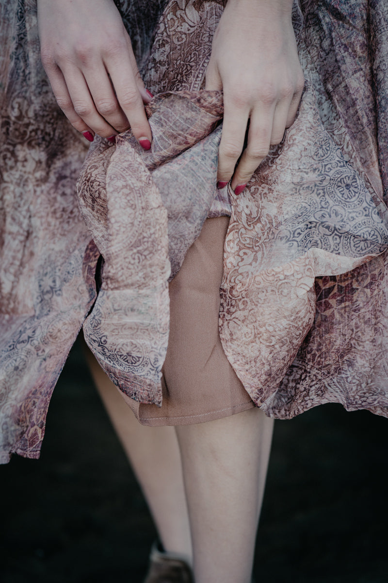 'Fannie' Metallic Paisley Print Bubble Sleeve Midi Dress (S-L)