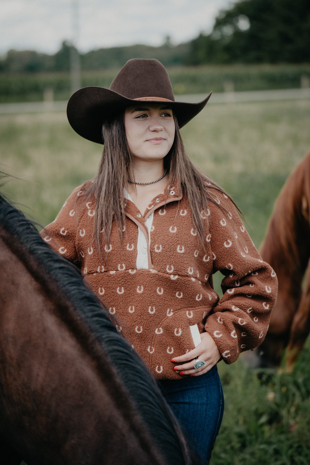 'Andie' Women's Horseshoe Brown Sherpa (XS-L)