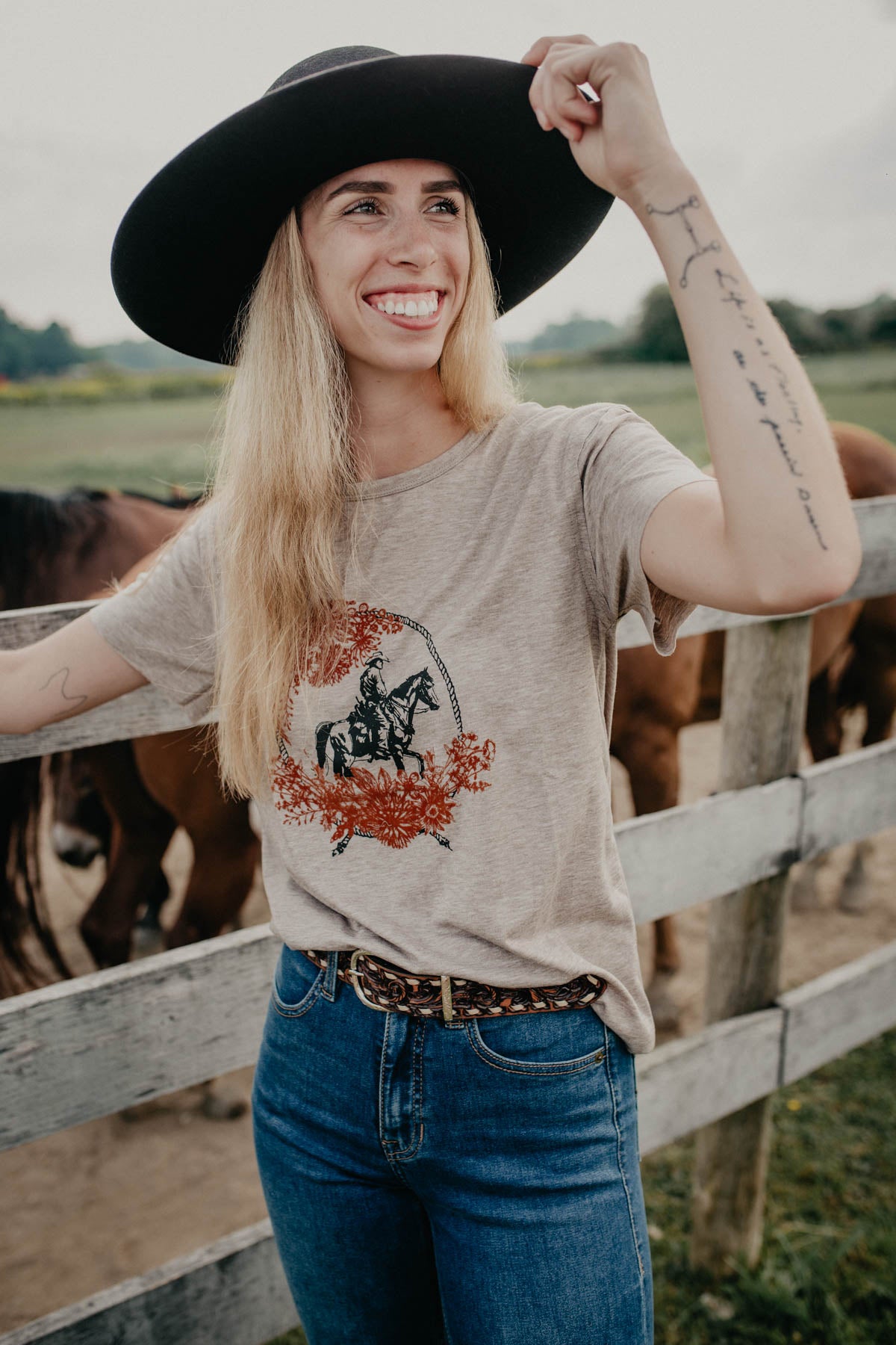 'Western Blooms' Graphic T-Shirt (XS - XXL)