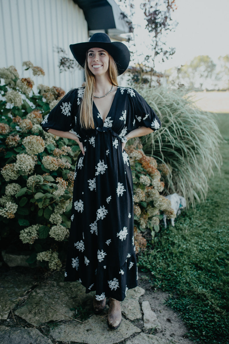 'Bianca' Vintage Floral Embroidered Maxi Dress (S-L)