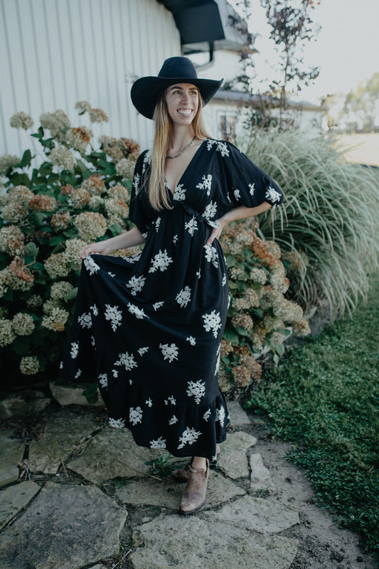 'Bianca' Vintage Floral Embroidered Maxi Dress (S-L)