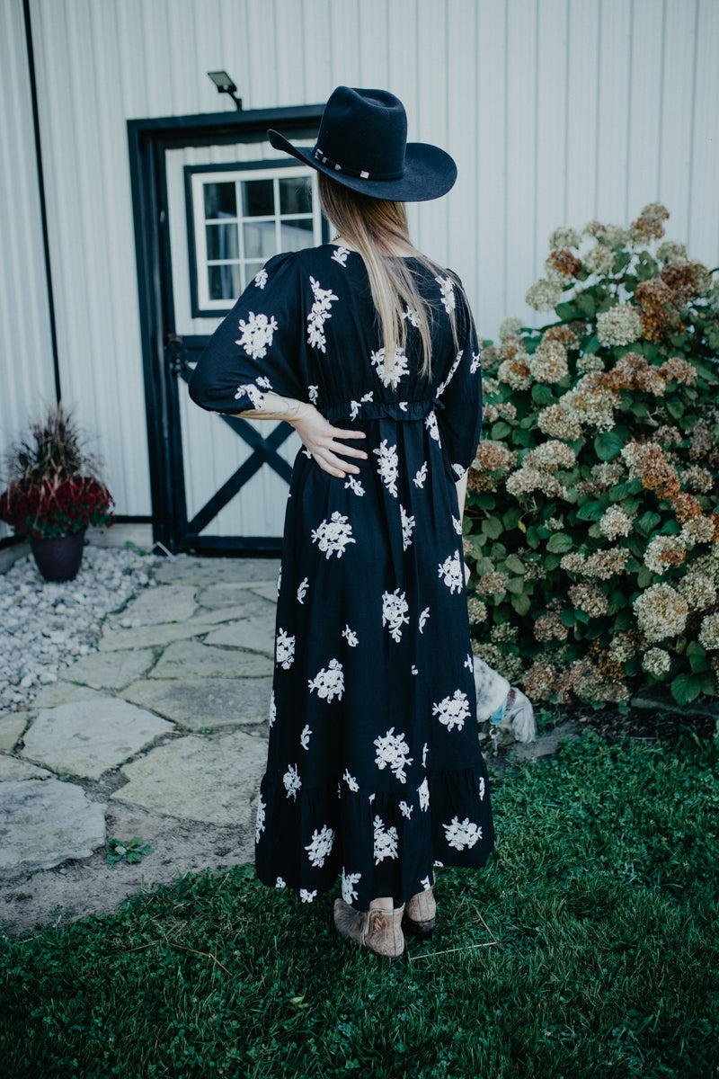 'Bianca' Vintage Floral Embroidered Maxi Dress (S-L)