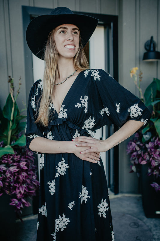 'Bianca' Vintage Floral Embroidered Maxi Dress (S-L)