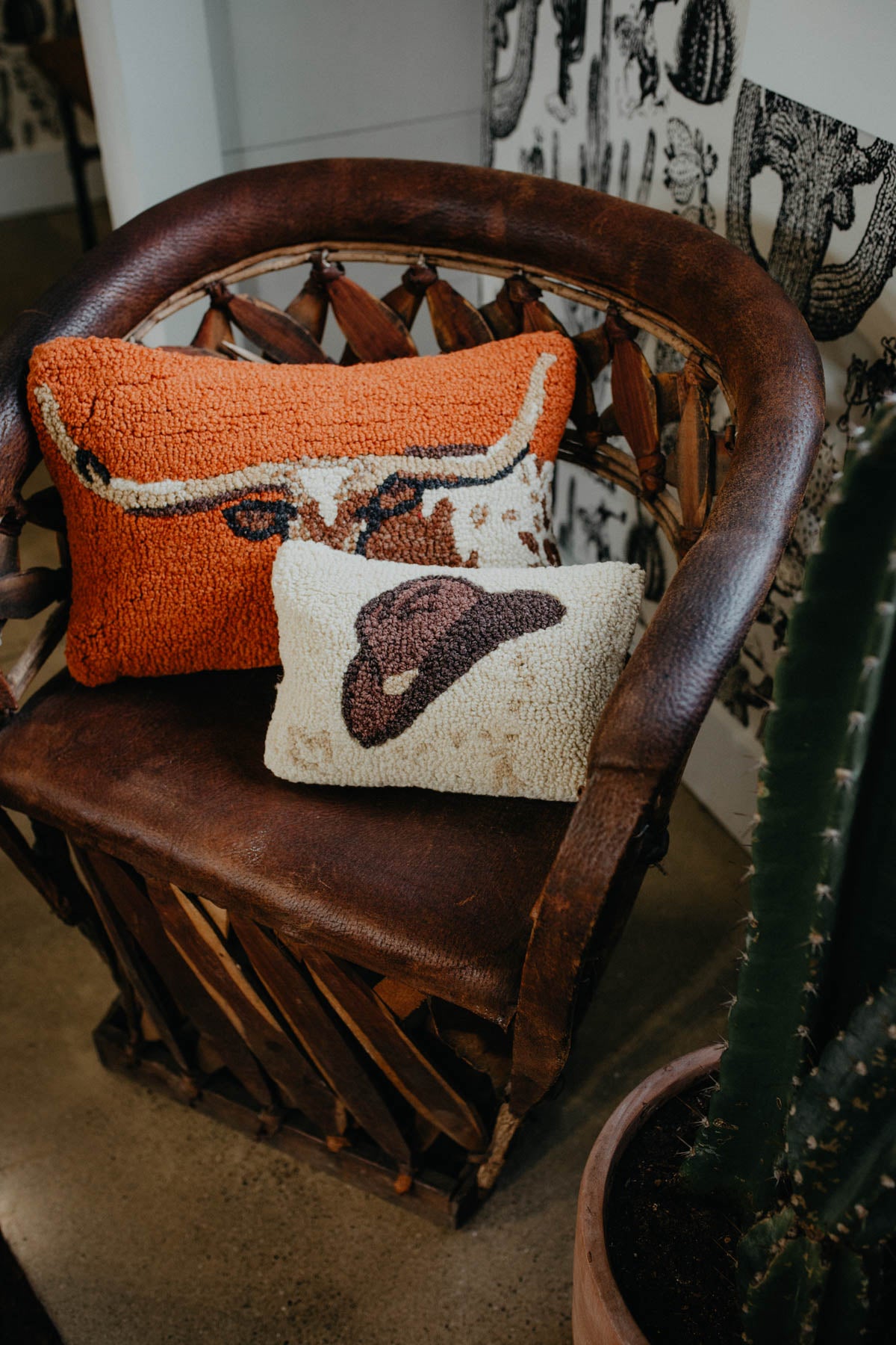 "Howdy Ma'am" {Cowboy Hat} 8 X 12" Rug Hooked Medium Accent Pillow