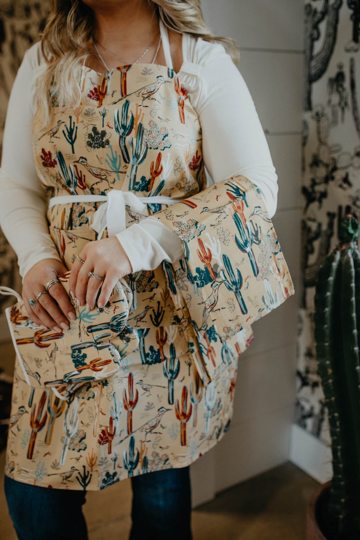 Cactus & Roadrunner Print Apron (2 Colours)