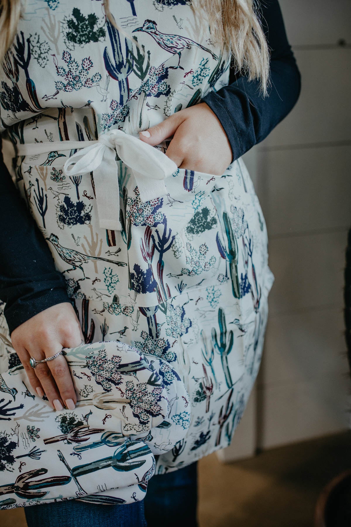 Cactus & Roadrunner Print Apron (2 Colours)