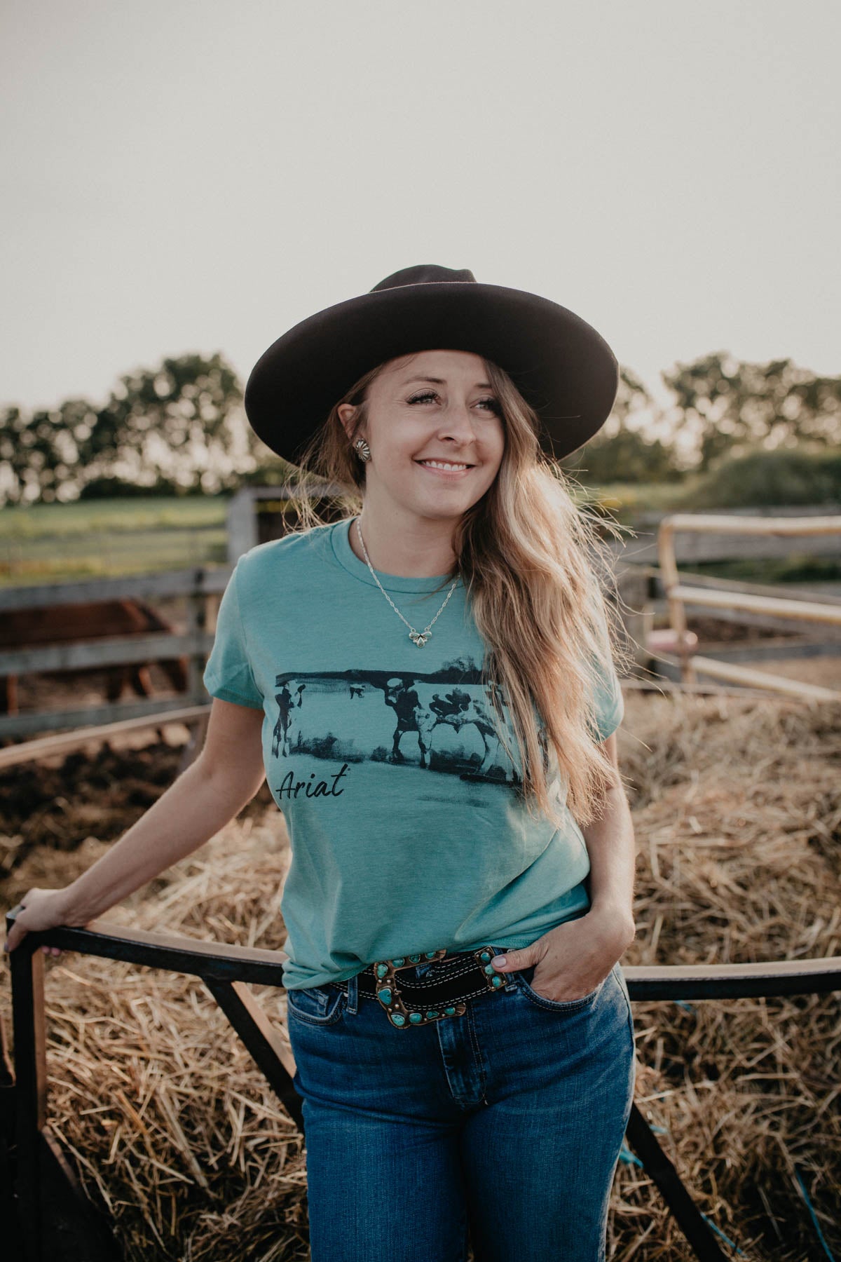 'Wholesome Heifers' Women's Ariat T-Shirt (S-XXL)