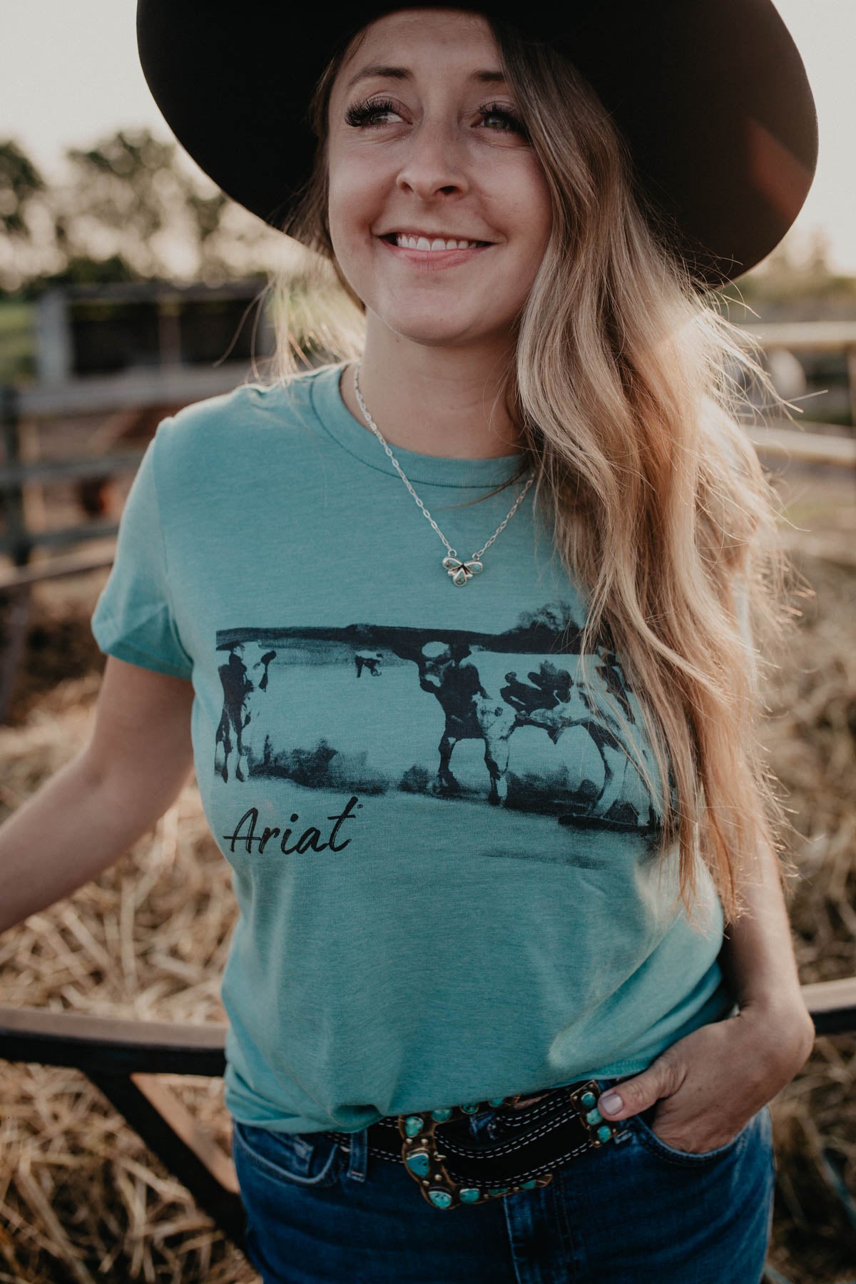 'Wholesome Heifers' Women's Ariat T-Shirt (S-XXL)