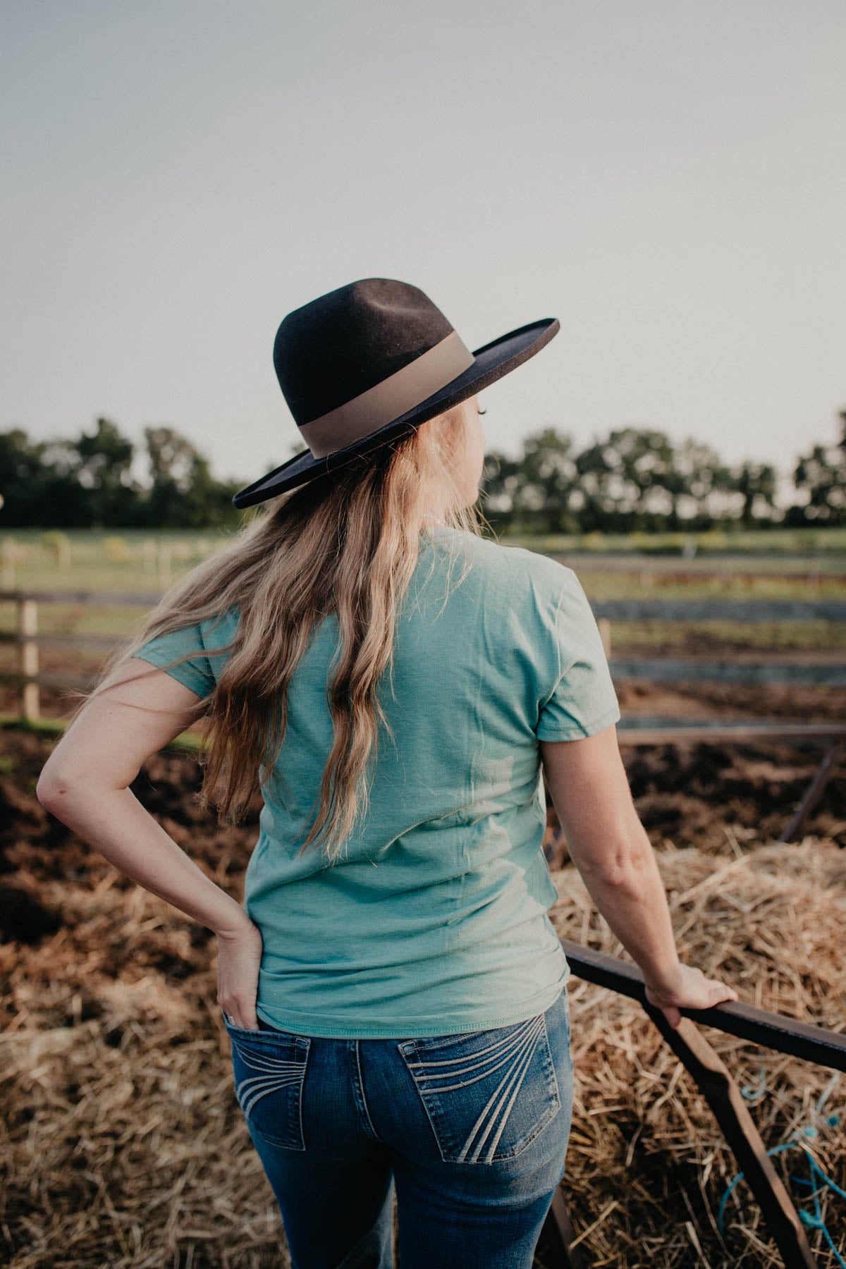 'Wholesome Heifers' Women's Ariat T-Shirt (S-XXL)