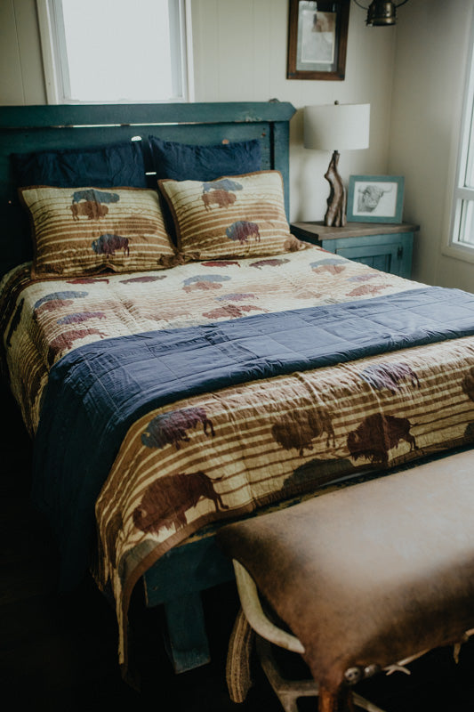 'Home on the Range' Reversible Quilt Set (Queen, King)
