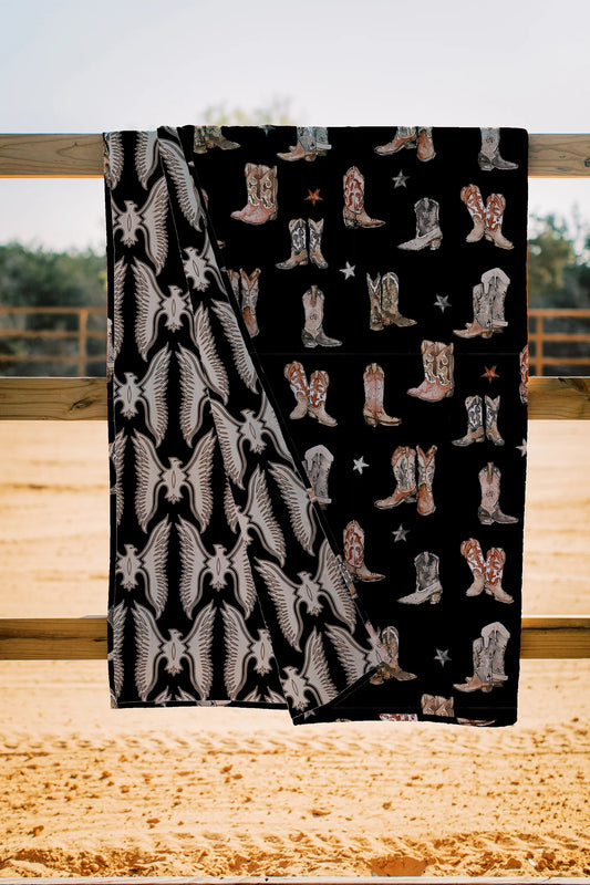 'Thunderbird Boots' Black Quilt Set (Twin, Queen, King)