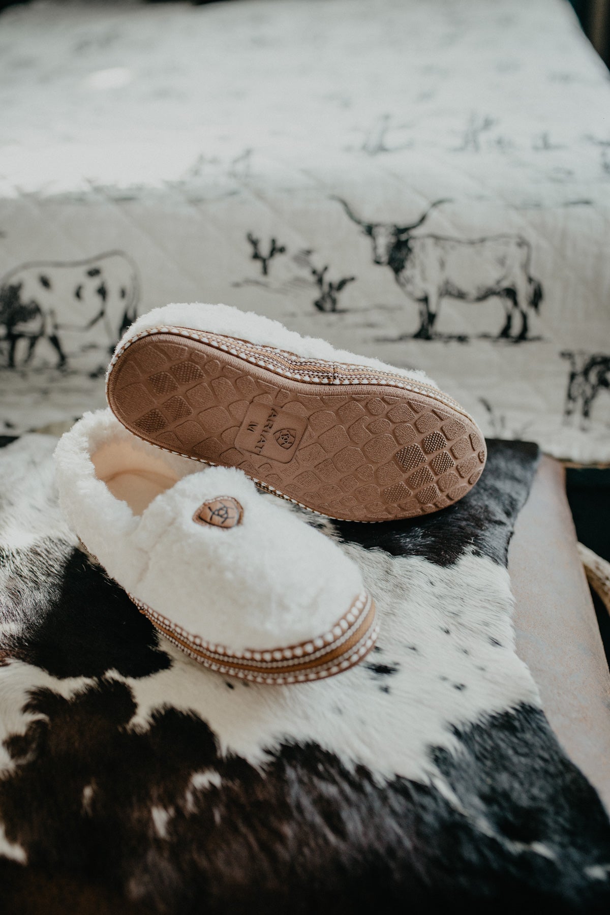 Women's Ariat "Snuggle" Slippers (XS 5-6 Only)