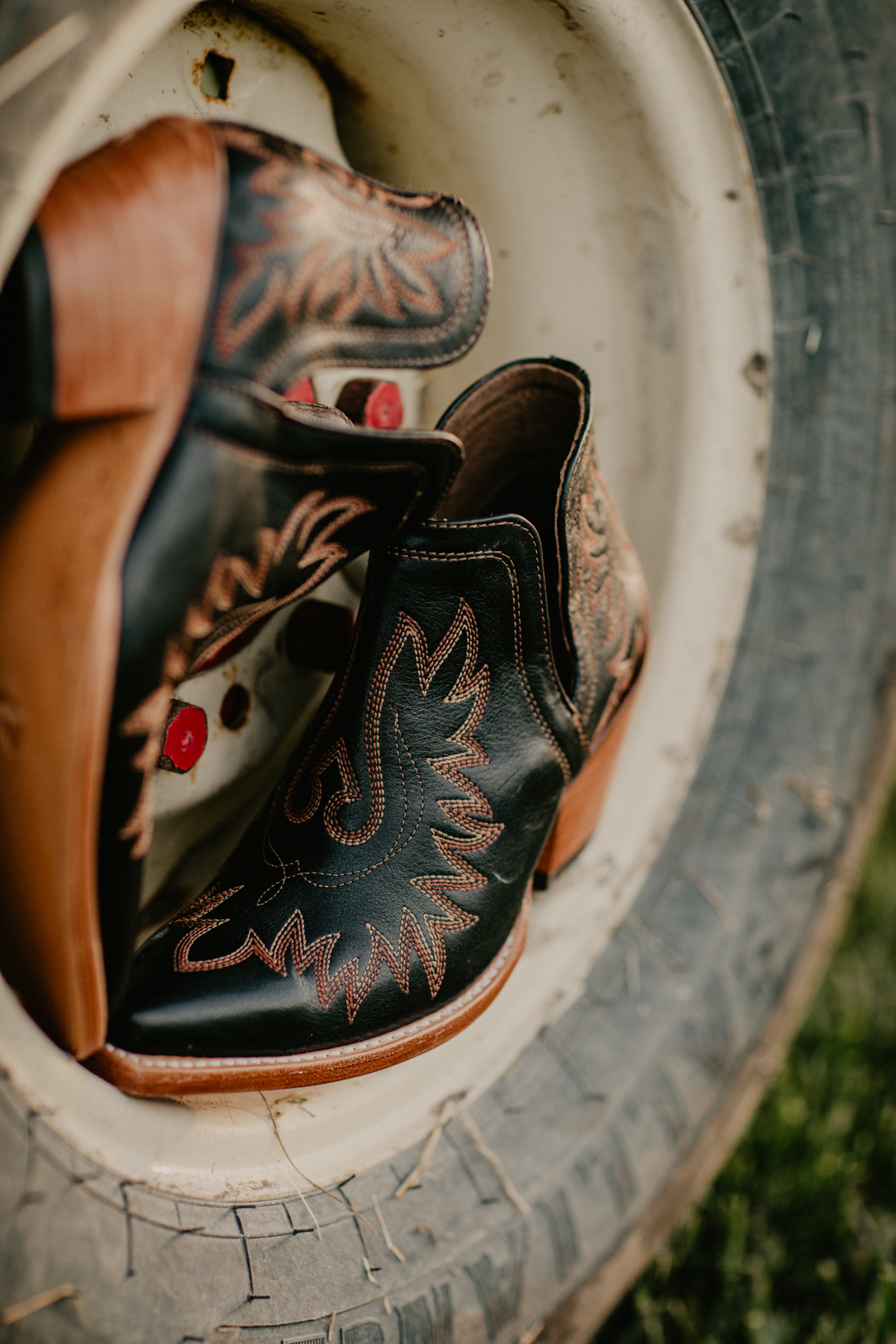 Ariat Dixon Ankle Bootie - Black (Standard and Wide Widths)